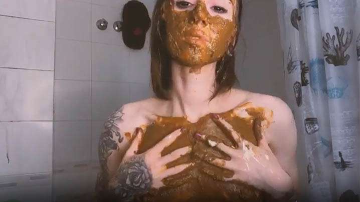 美女有屎尿癖奶油屎混着吃好美味