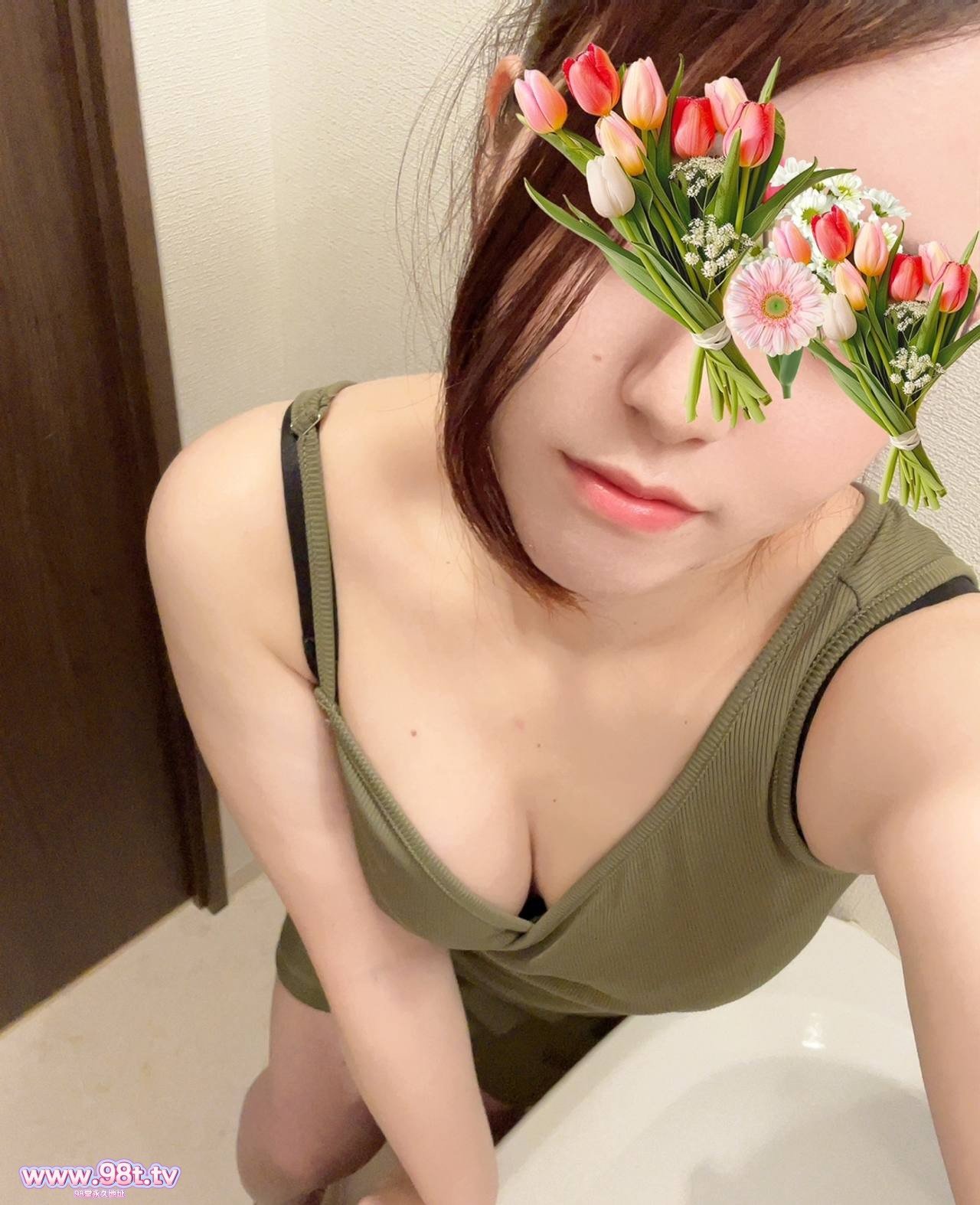 FC2PPV-4533074-出張マッサージ店の押しに弱い人妻さん。 最後は拒みながらも中出しされて焦ってましたww